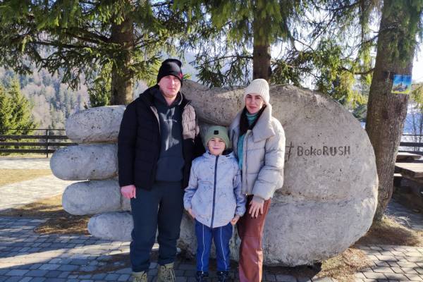 Зображення до Закарпаття + цвітіння сакури